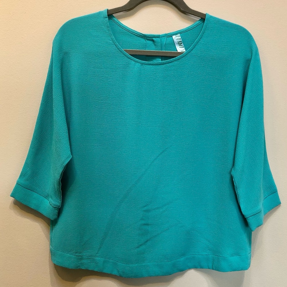Aina Be Button Down Back Top, Size S, NWOT